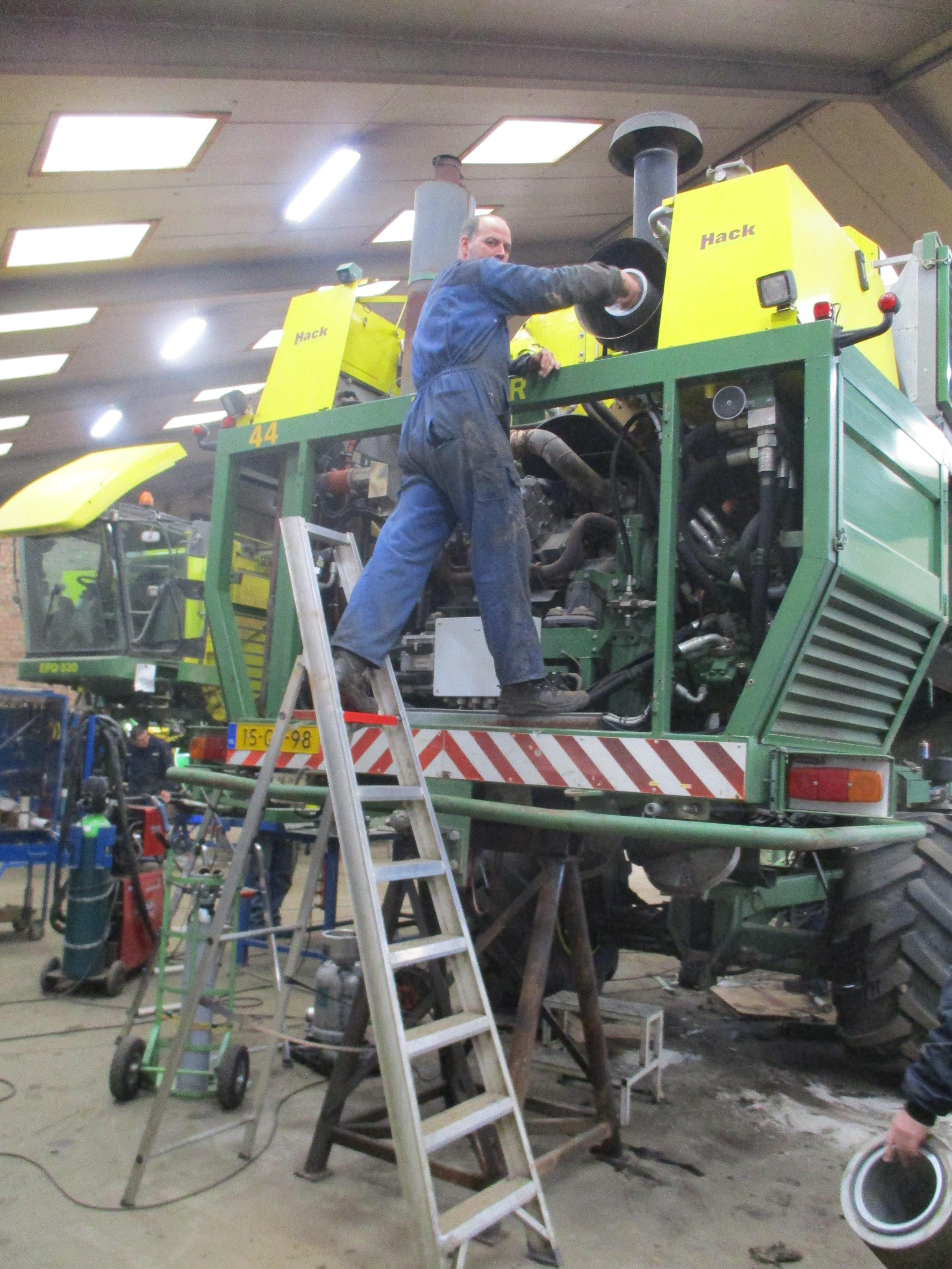 Werken Op Hoogte Met Ladders En Trappen | Arbocatalogus Groen, Grond En ...